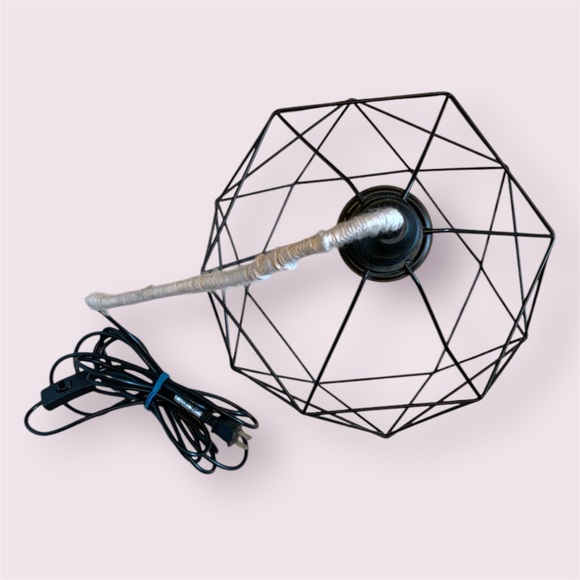 Geometric Lamp for ceiling or table - Picture 3 of 4